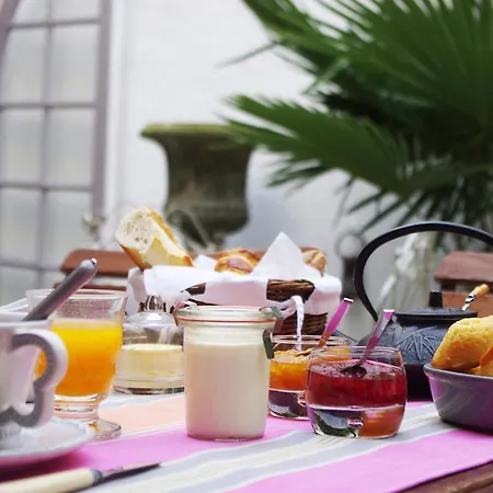 Bed & Breakfast Vue Sur Cour 2*
