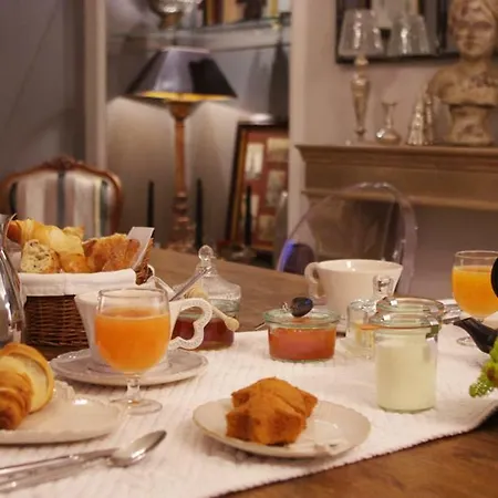 Vue Sur Cour Bed & Breakfast
