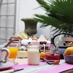 Bed & Breakfast Vue Sur Cour 2*