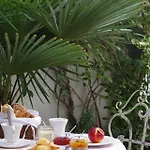 Bed & Breakfast Vue Sur Cour La Rochelle (Charente-Maritime)