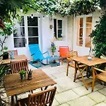 Bed & Breakfast Vue Sur Cour La Rochelle (Charente-Maritime)