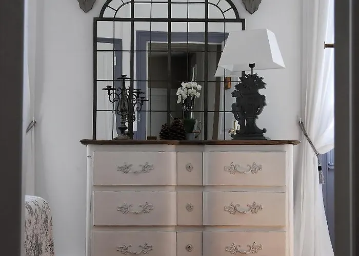 Vue Sur Cour Bed & Breakfast La Rochelle (Charente-Maritime)