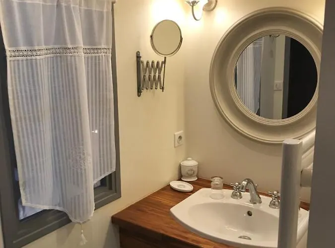 Vue Sur Cour Bed & Breakfast La Rochelle (Charente-Maritime)